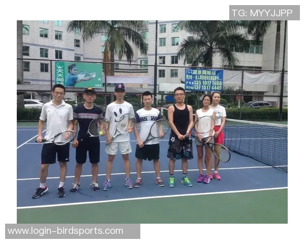 实时新闻深圳网球队的团队协作之道如何在赛场上实现完美配合与默契合作